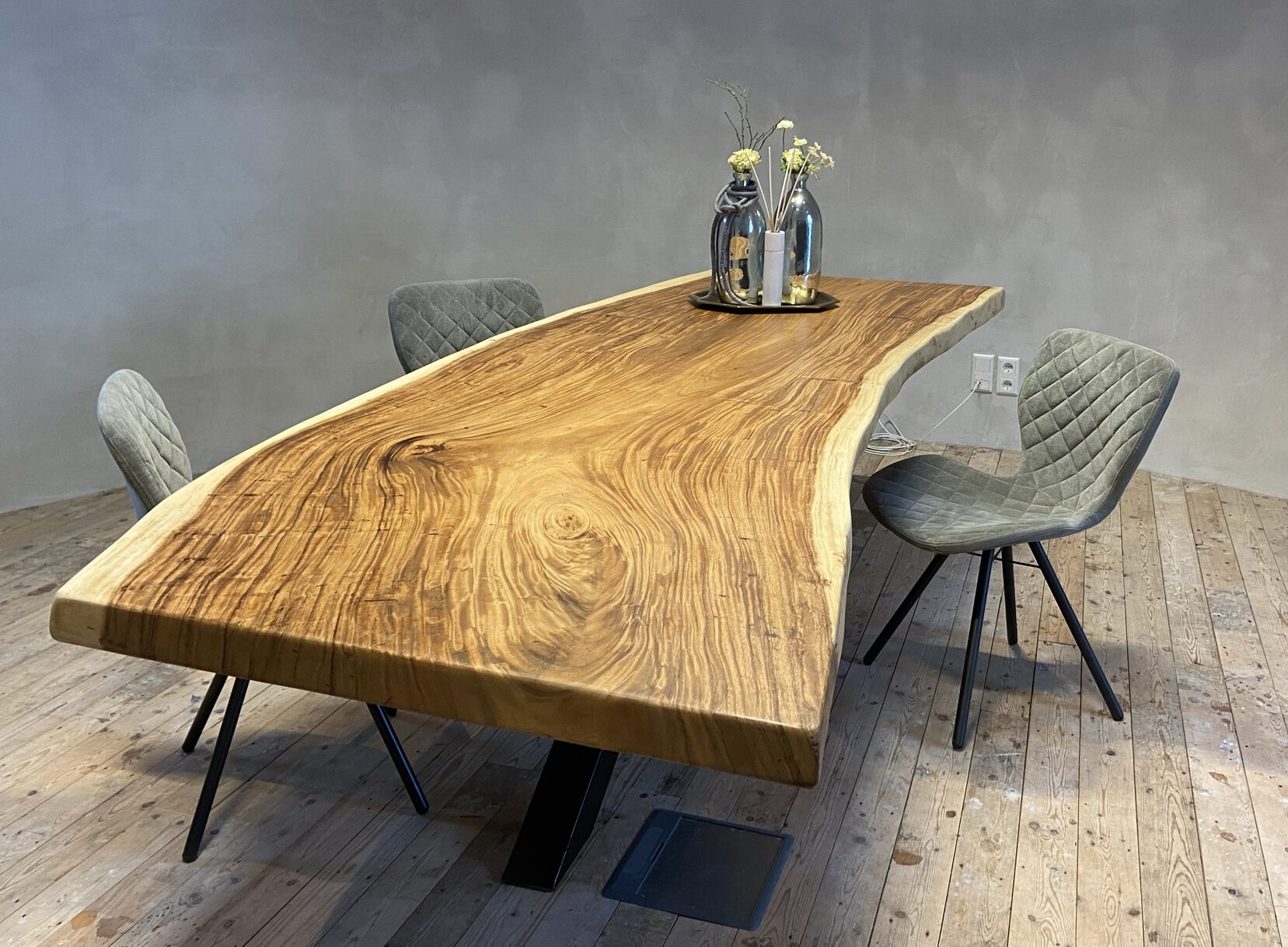 stoere houten eettafel